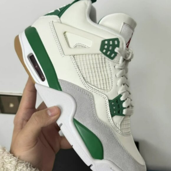 Nike SB x Air Jordan 4 Retro Pine Green